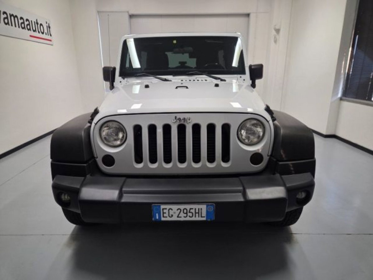Jeep Wrangler Unlimited 2.8 CRD DPF Rubicon Auto (2)