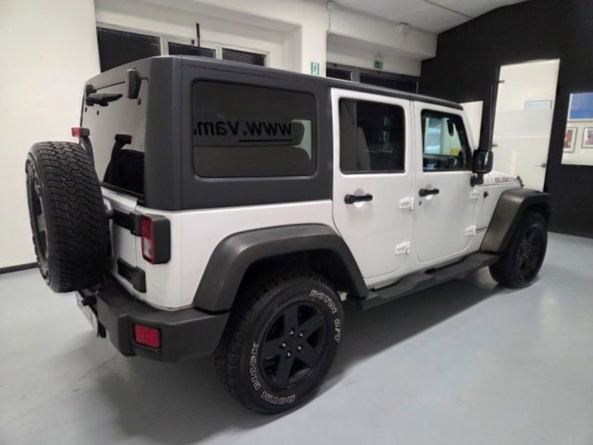 Jeep Wrangler Unlimited 2.8 CRD DPF Rubicon Auto (4)