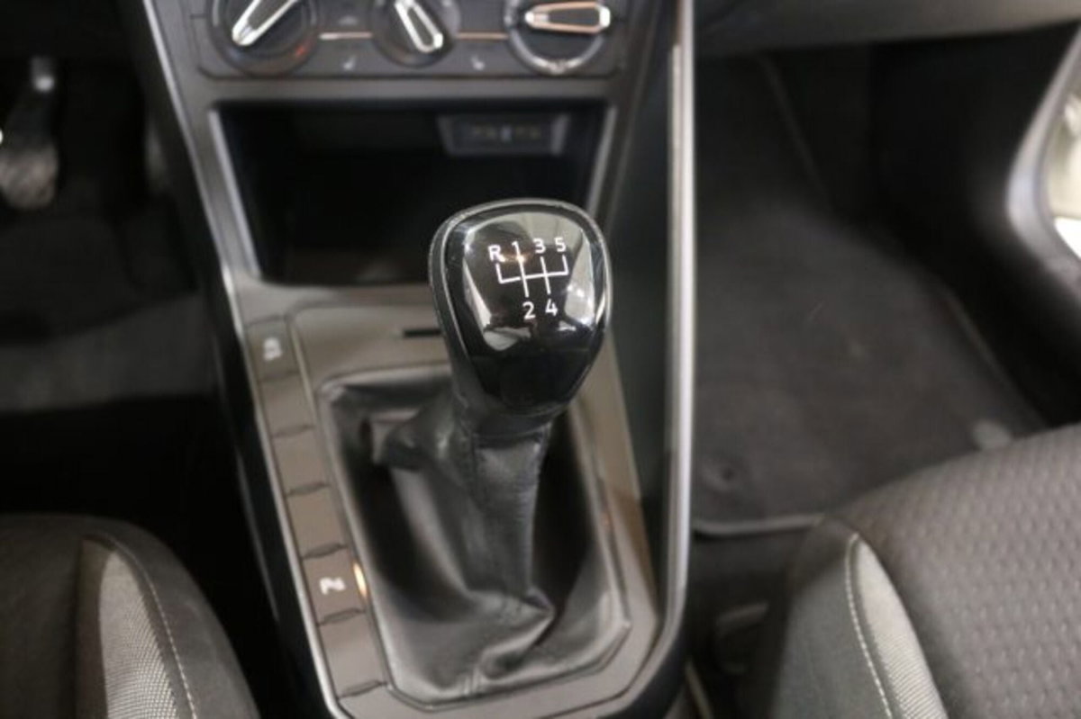 Volkswagen Taigo 1.0 tsi Life 95cv (19)