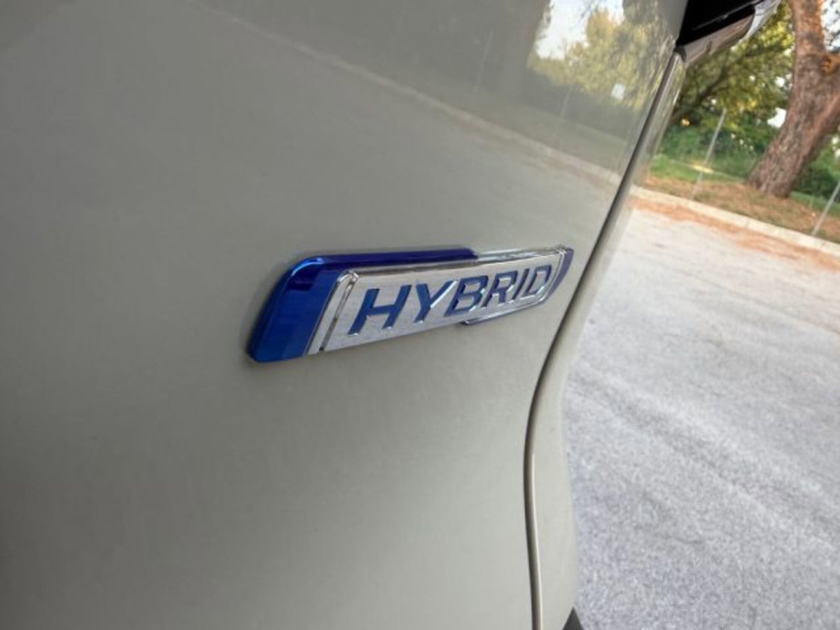 Suzuki S-Cross 1.4h Top+ Kuro 2wd 110cv (15)
