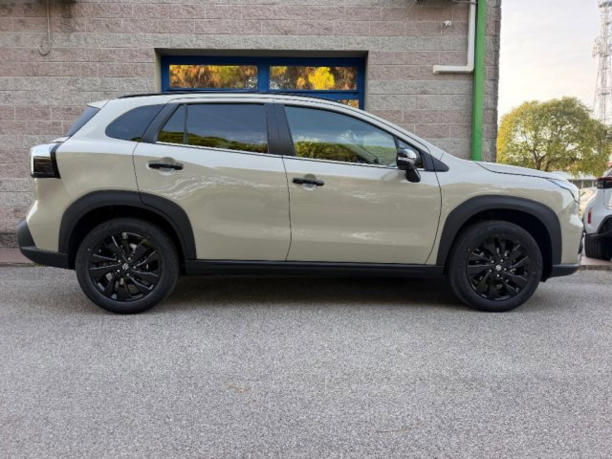 Suzuki S-Cross 1.4h Top+ Kuro 2wd 110cv (2)