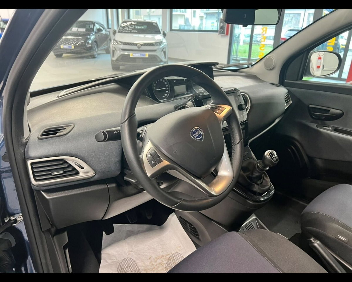 Lancia Ypsilon 1.0 FireFly 5 porte S&S Hybrid Gold Plus (10)