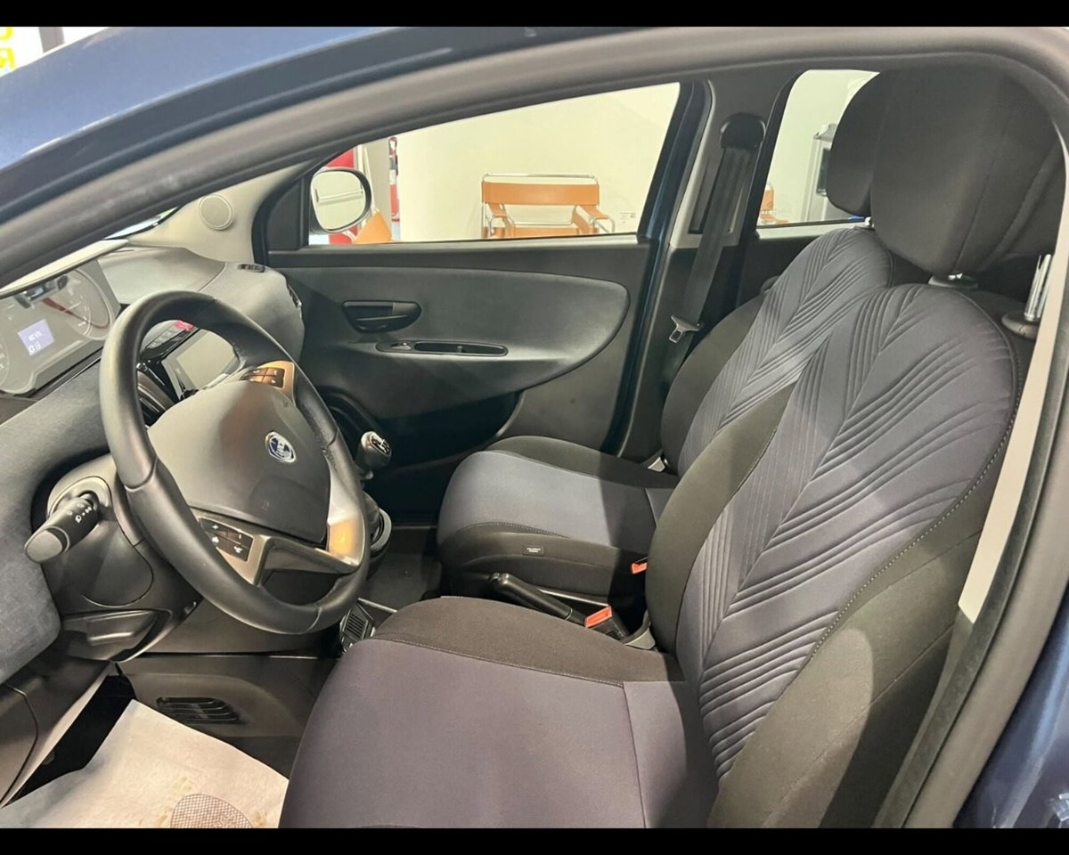 Lancia Ypsilon 1.0 FireFly 5 porte S&S Hybrid Gold Plus (13)