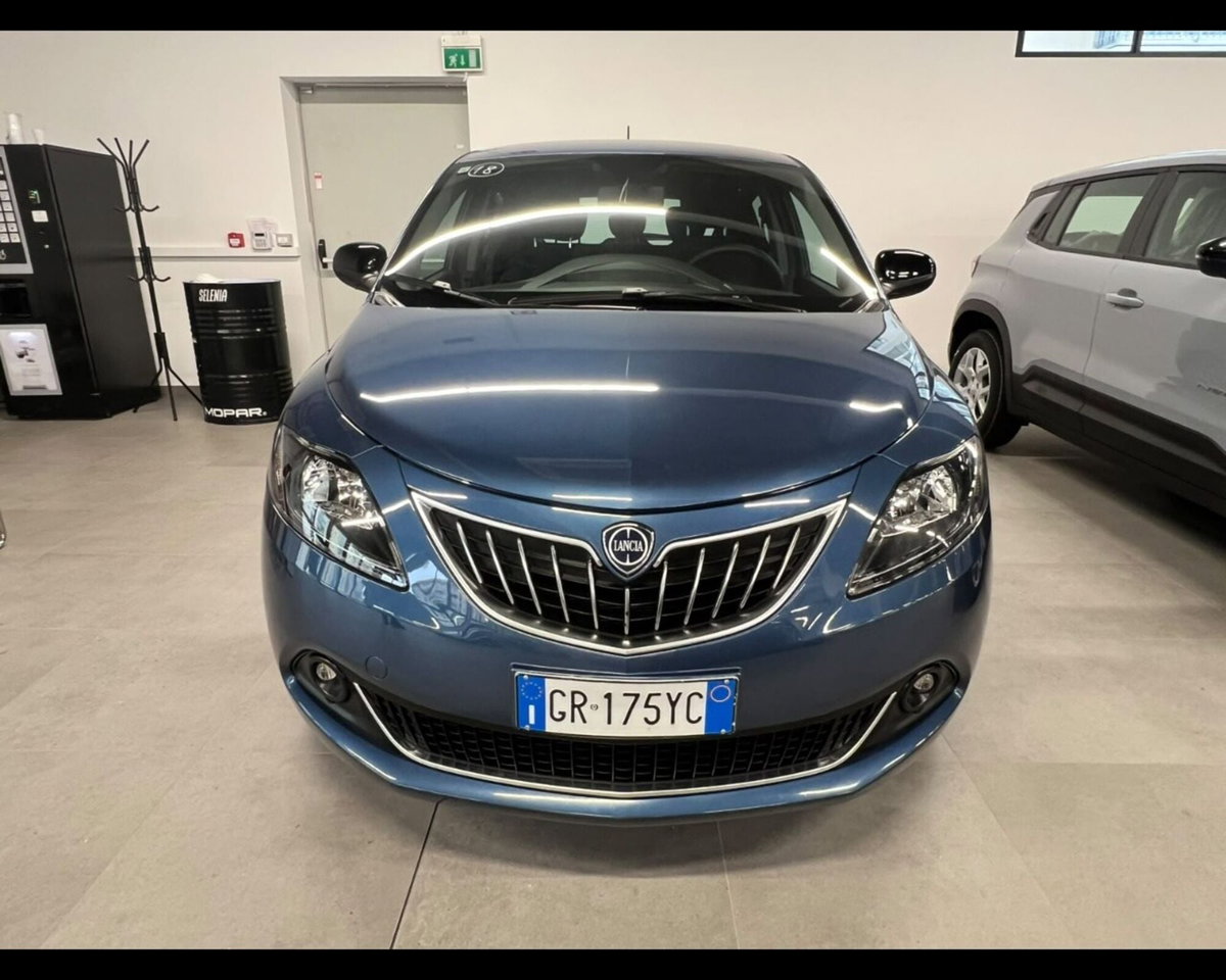 Lancia Ypsilon 1.0 FireFly 5 porte S&S Hybrid Gold Plus (2)
