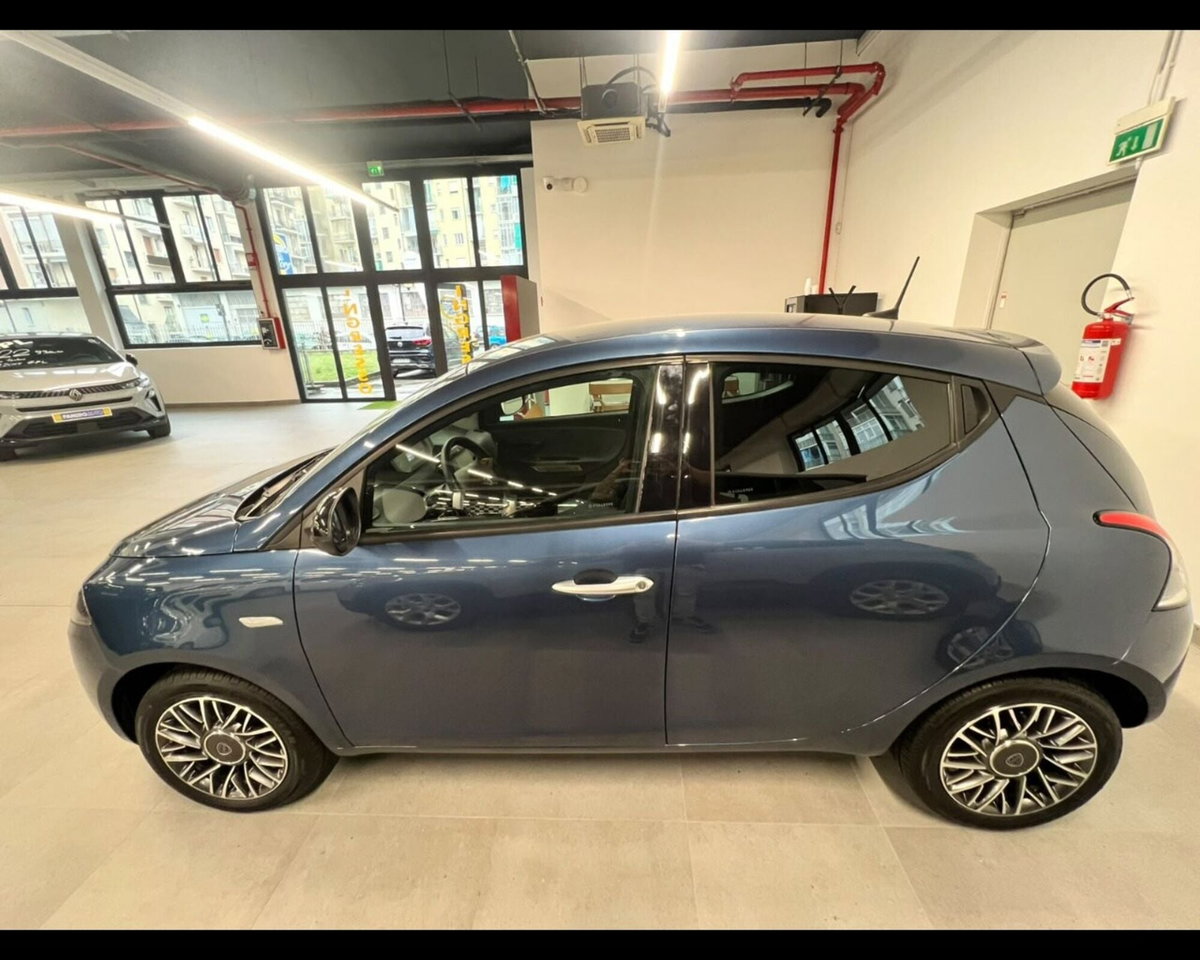 Lancia Ypsilon 1.0 FireFly 5 porte S&S Hybrid Gold Plus (6)