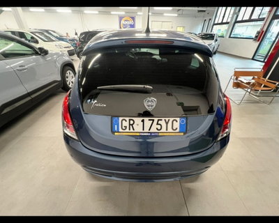 Lancia Ypsilon 1.0 FireFly 5 porte S&S Hybrid Gold Plus (8)