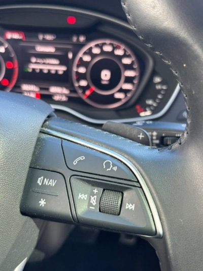 Audi Q5 40 TDI 204 CV quattro S tronic Business Design (10)