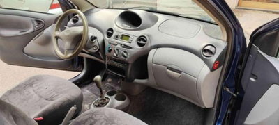 Toyota Yaris 16V cat 3 porte Sol (13)