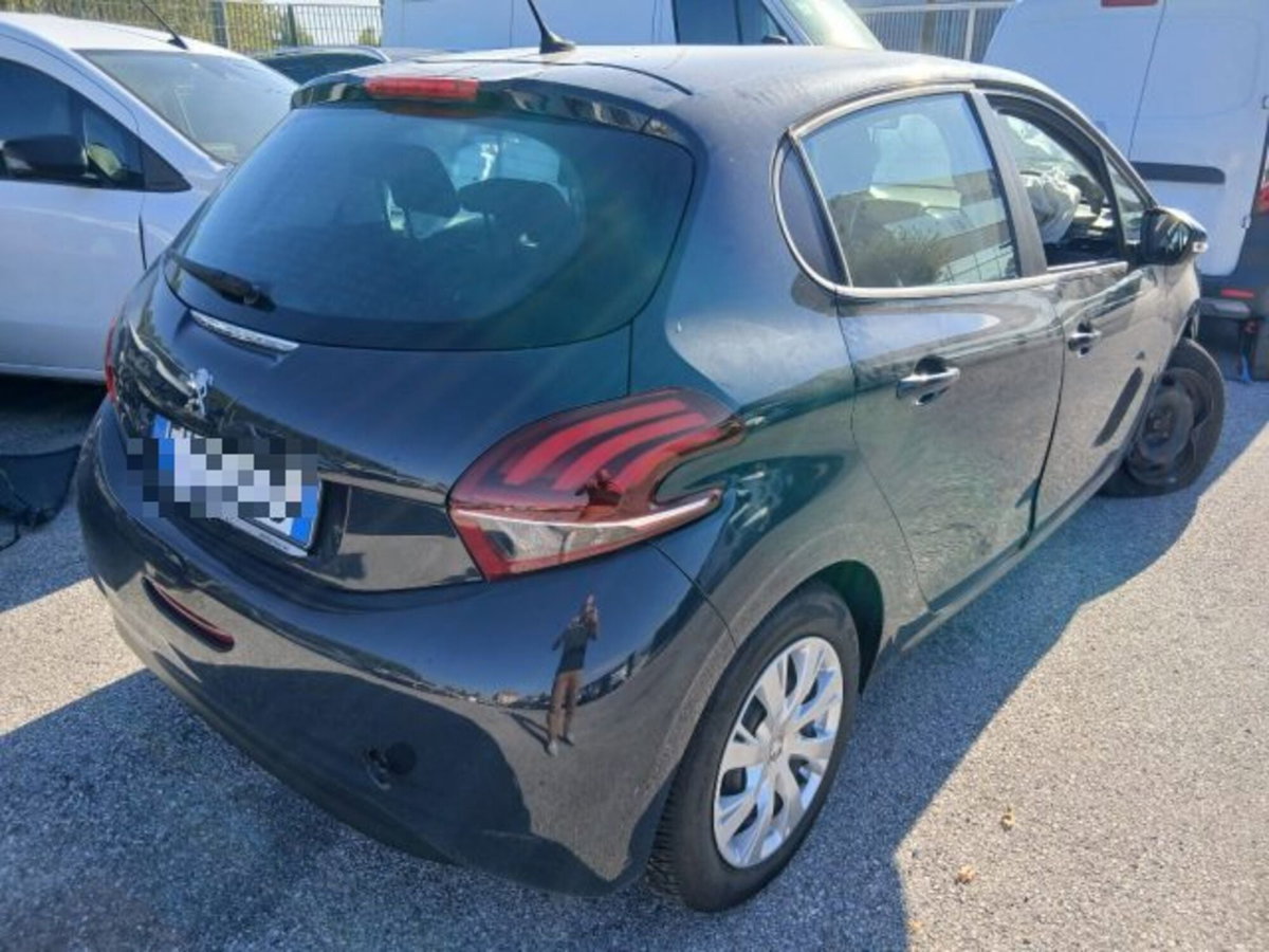 Peugeot 208 82 Stop&Start 5 porte Signature (10)