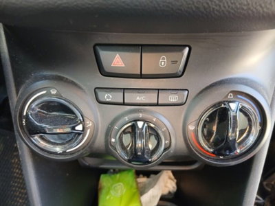 Peugeot 208 82 Stop&Start 5 porte Signature (13)