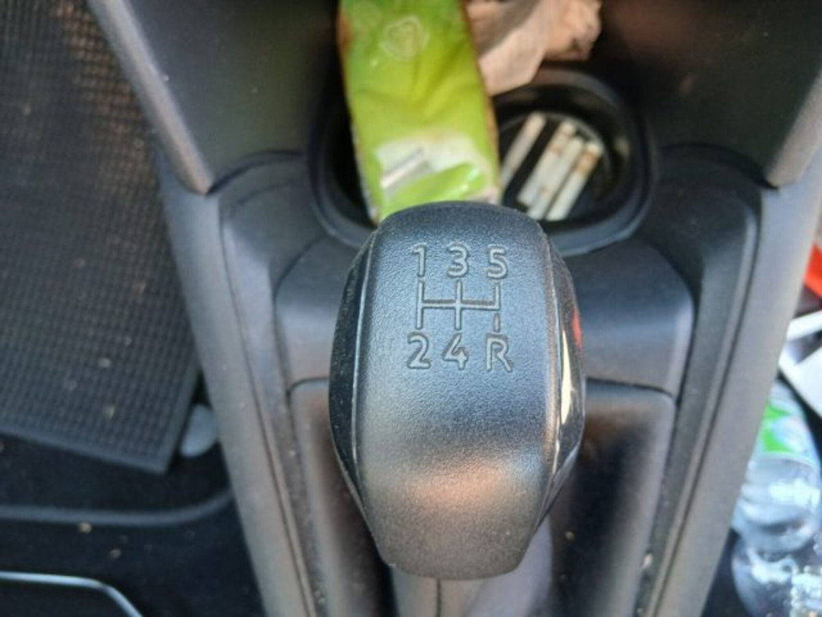 Peugeot 208 82 Stop&Start 5 porte Signature (14)
