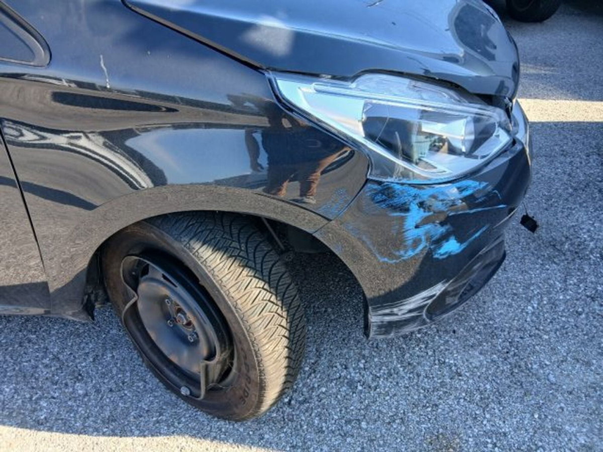 Peugeot 208 82 Stop&Start 5 porte Signature (2)