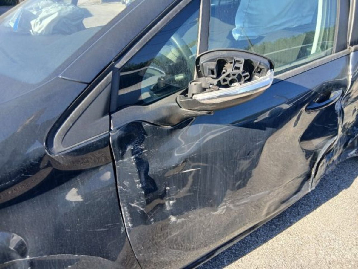 Peugeot 208 82 Stop&Start 5 porte Signature (5)