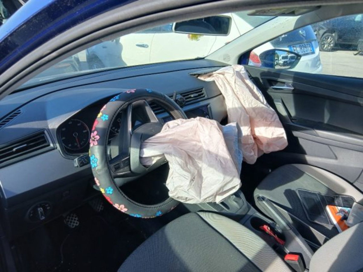 SEAT Ibiza 1.6 TDI 95 CV 5 porte Business (10)