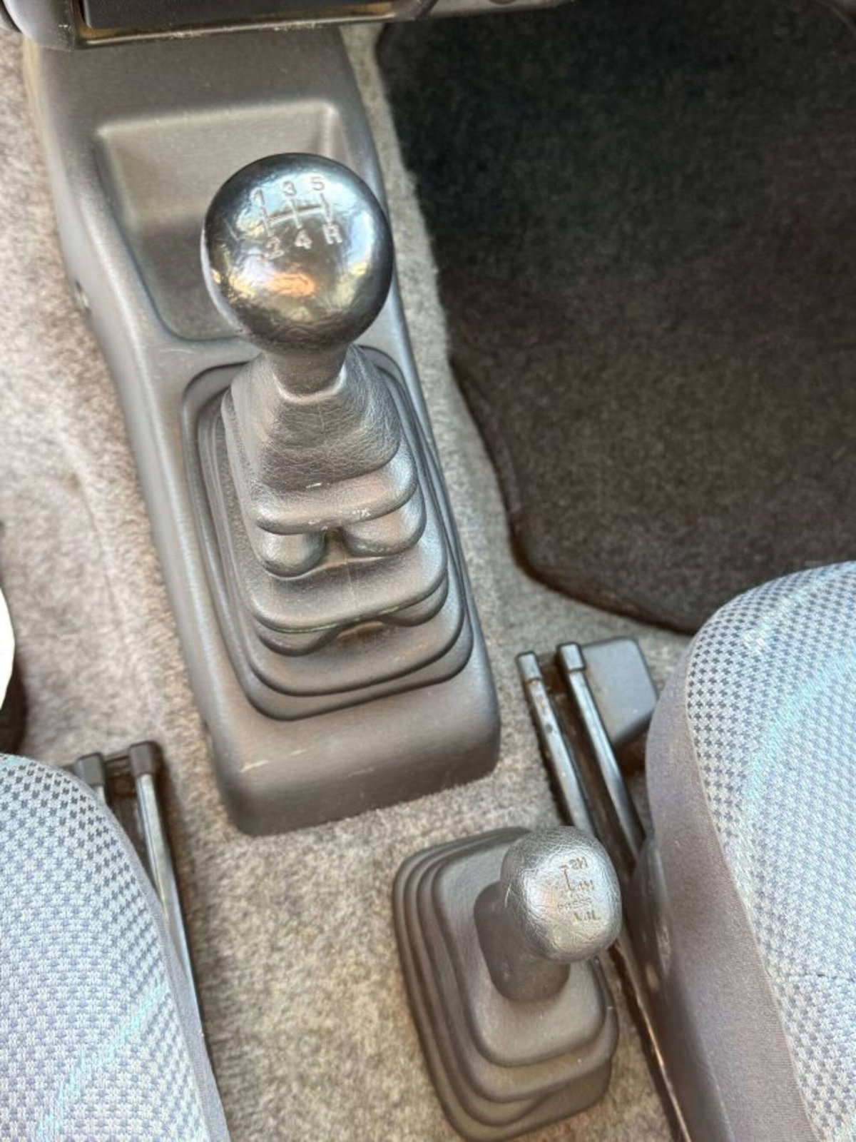 Suzuki Jimny 1.3i 16V cat 4WD JLX (11)