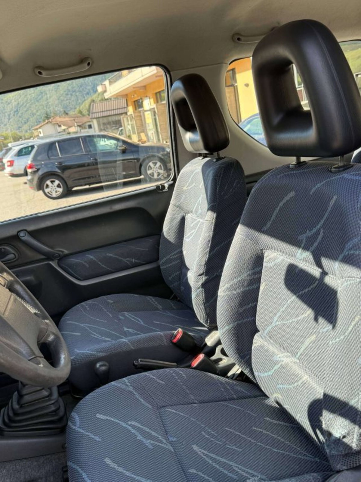 Suzuki Jimny 1.3i 16V cat 4WD JLX (9)