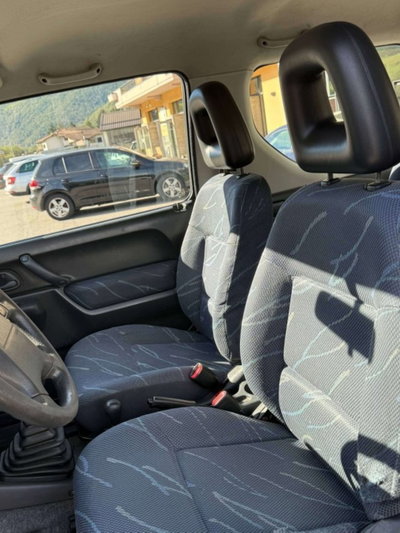 Suzuki Jimny 1.3i 16V cat 4WD JLX (9)