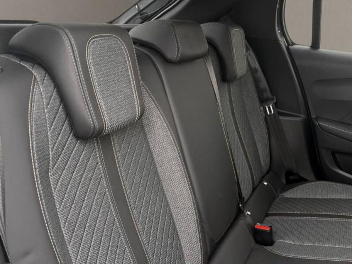 Peugeot 208 50 kWh Allure (12)