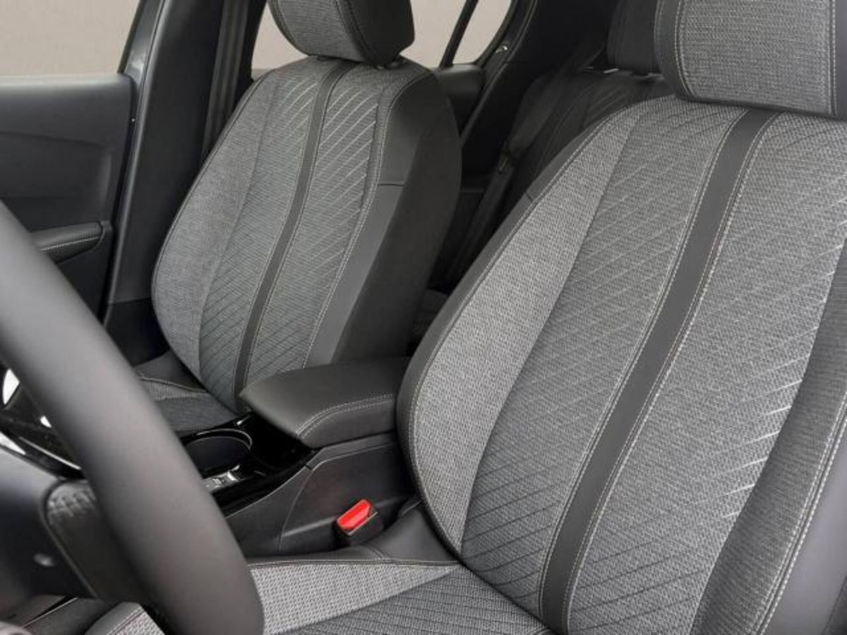 Peugeot 208 50 kWh Allure (9)