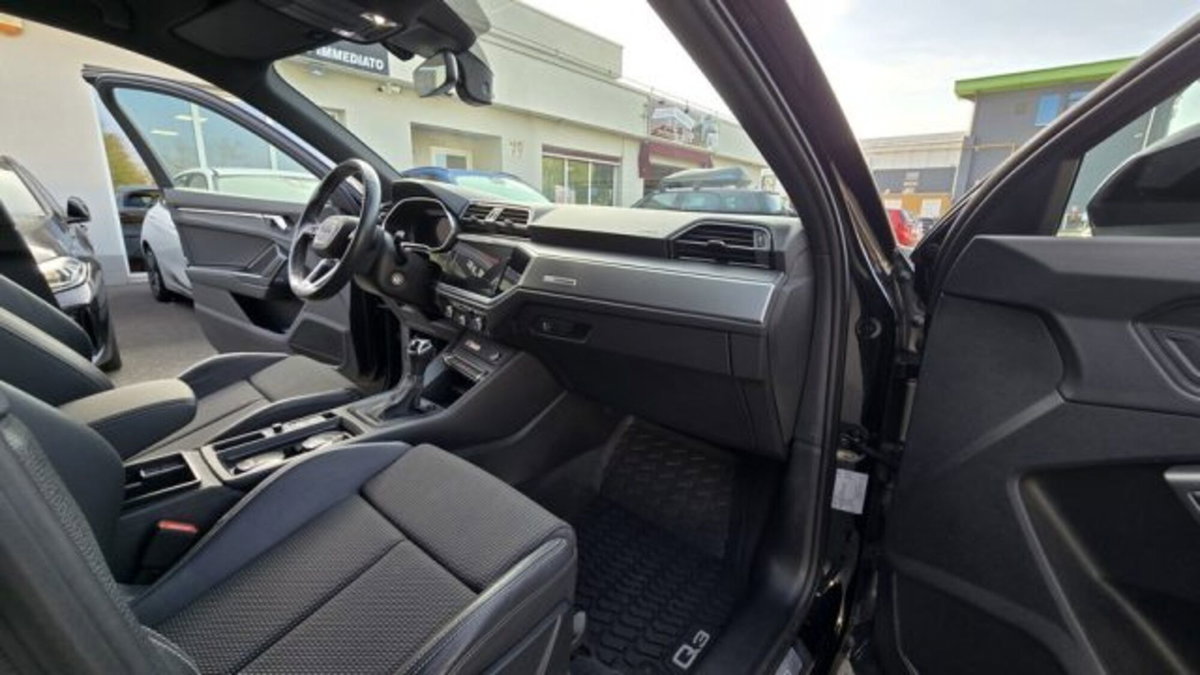 Audi Q3 Sportback 35 TDI quattro S tronic S line edition (12)