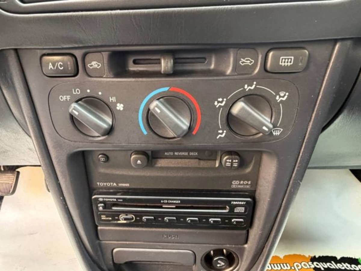 Toyota Corolla 1.4i 16V cat 5 porte Sol (10)