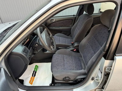 Toyota Corolla 1.4i 16V cat 5 porte Sol (5)