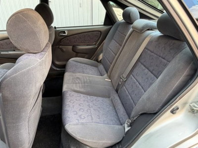 Toyota Corolla 1.4i 16V cat 5 porte Sol (6)