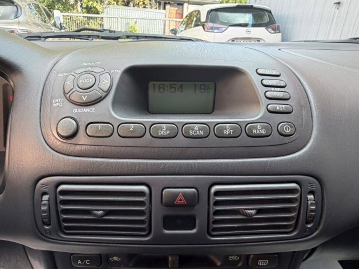 Toyota Corolla 1.4i 16V cat 5 porte Sol (9)