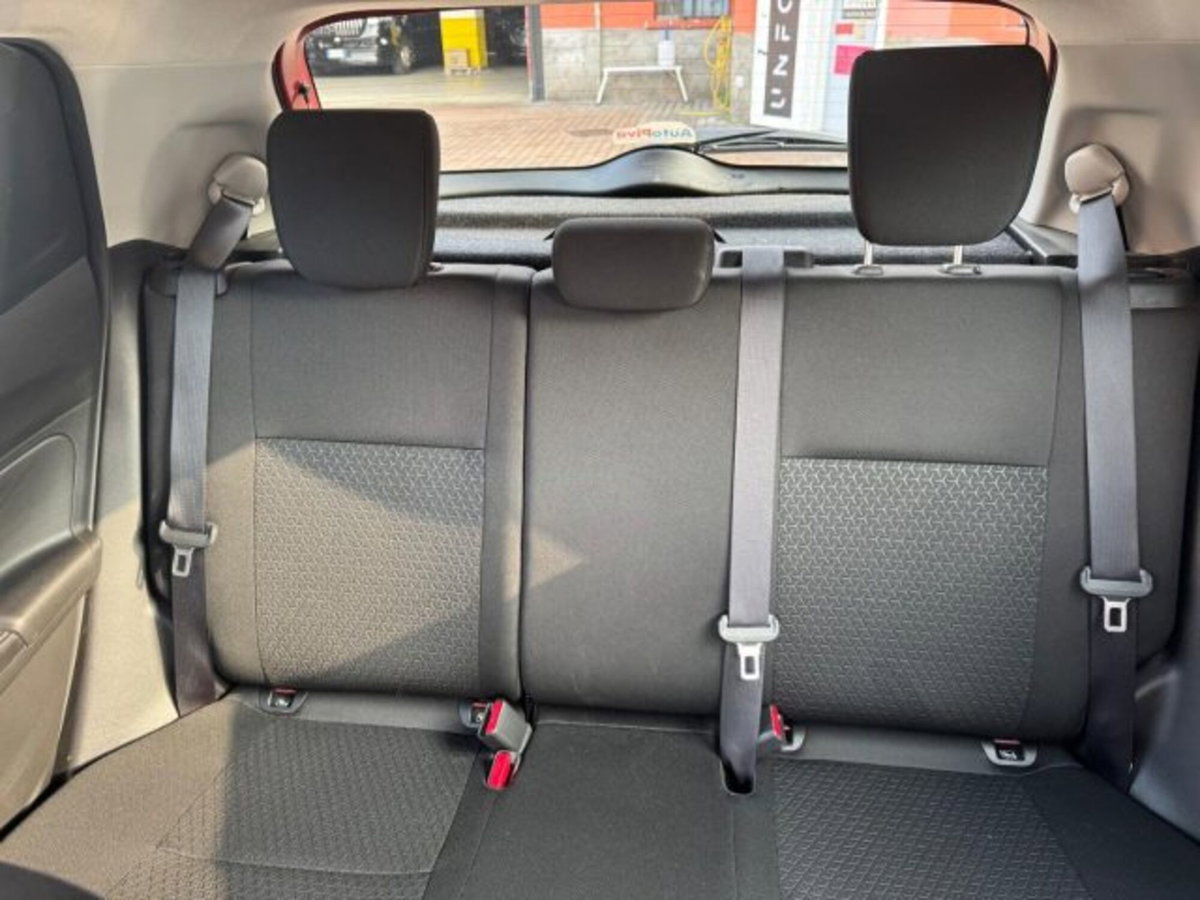 Suzuki Swift 1.2h Top 2wd (19)