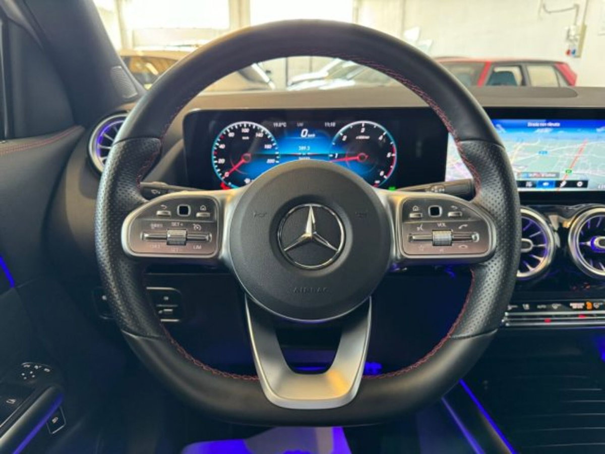 Mercedes-Benz GLA SUV 200 d Automatic 4Matic Premium (12)