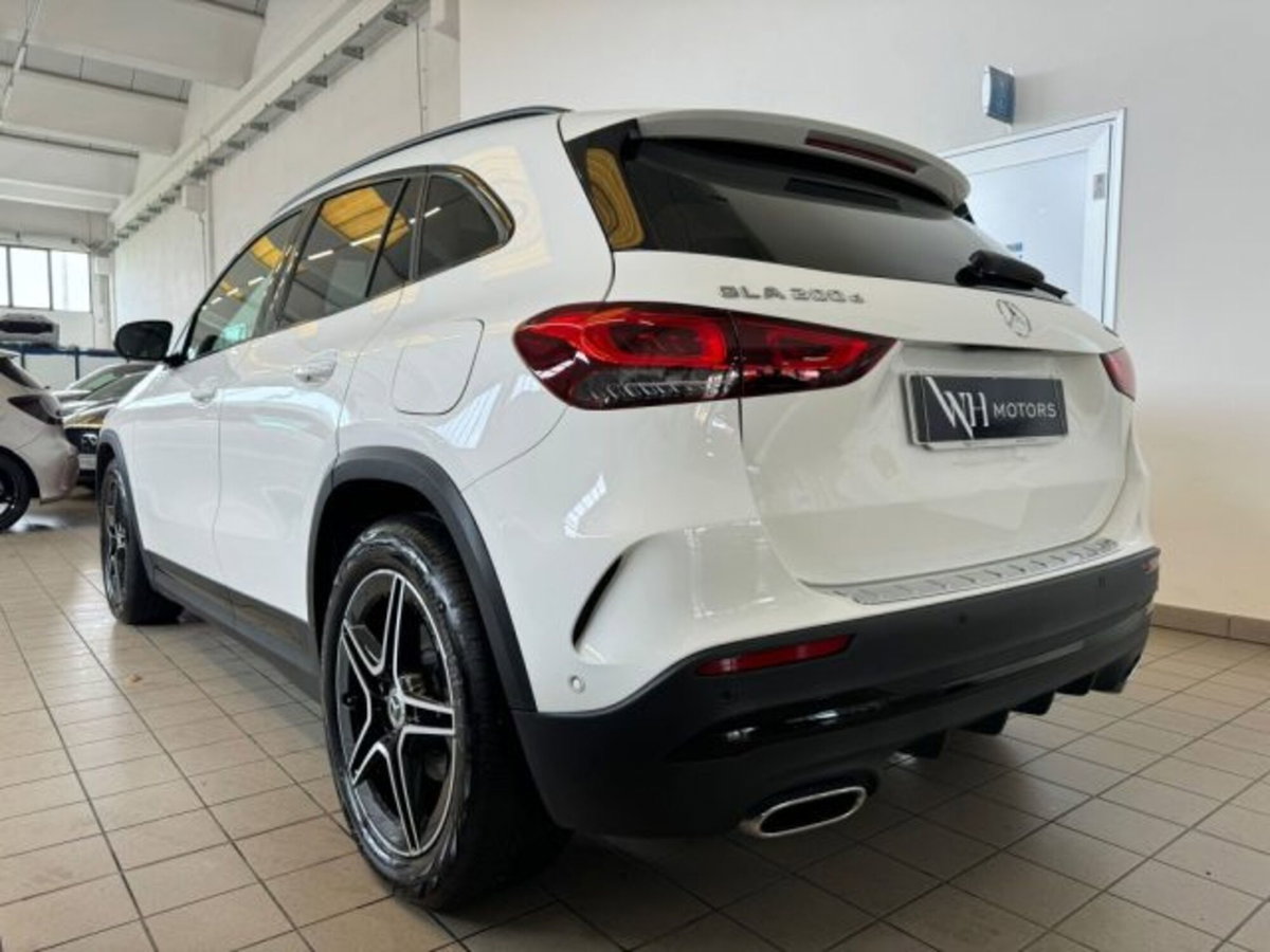 Mercedes-Benz GLA SUV 200 d Automatic 4Matic Premium (6)