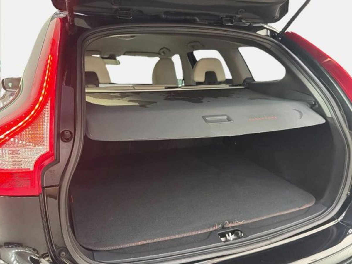 Volvo XC60 D4 Geartronic Volvo Ocean Race (14)