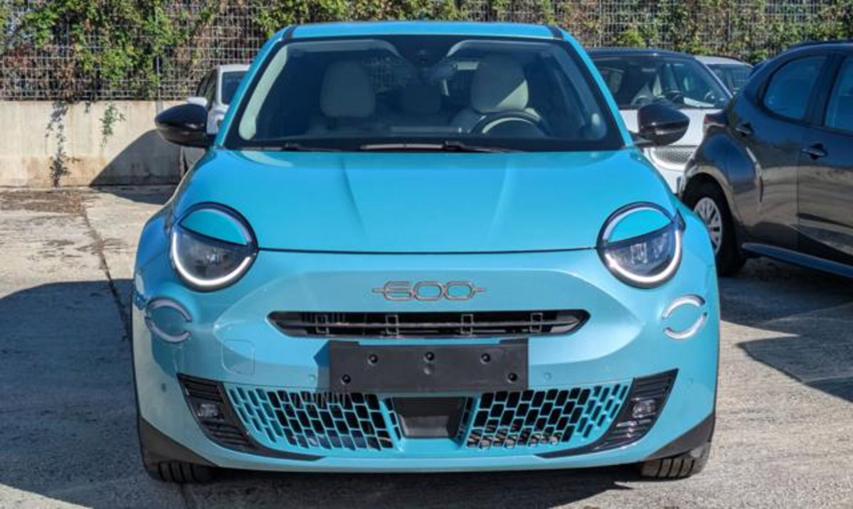 Fiat 600 1.2 hybrid 110cv auto (15)
