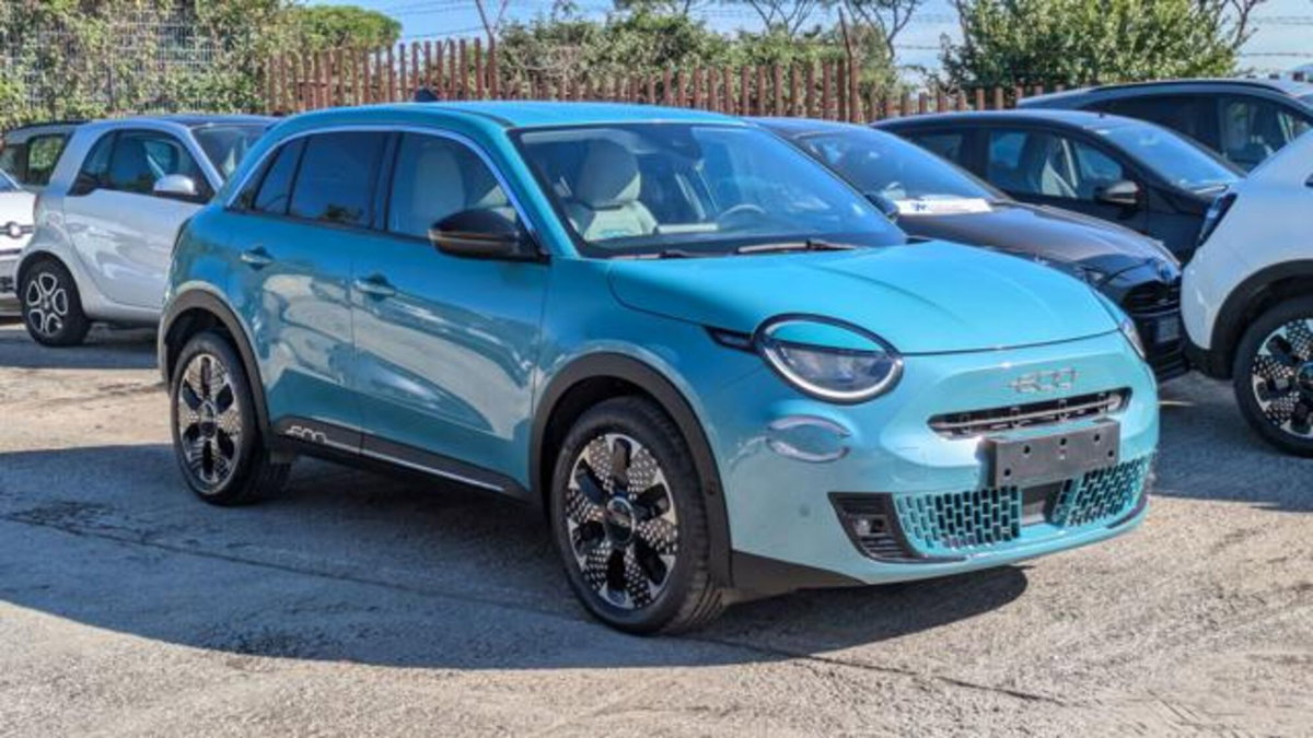 Fiat 600 1.2 hybrid 110cv auto (2)