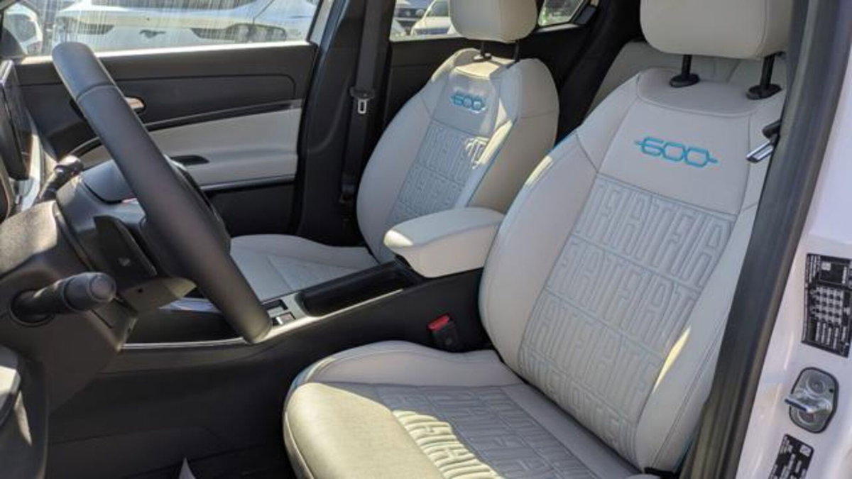 Fiat 600 1.2 hybrid 110cv auto (12)