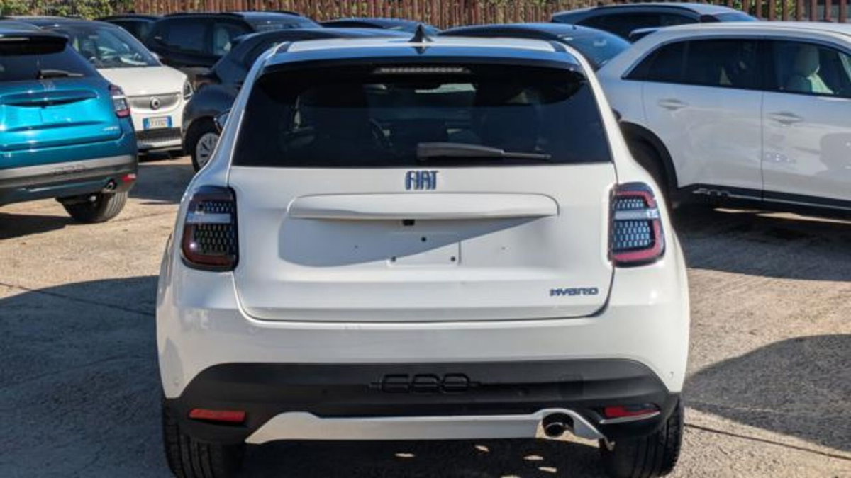 Fiat 600 1.2 hybrid 110cv auto (16)