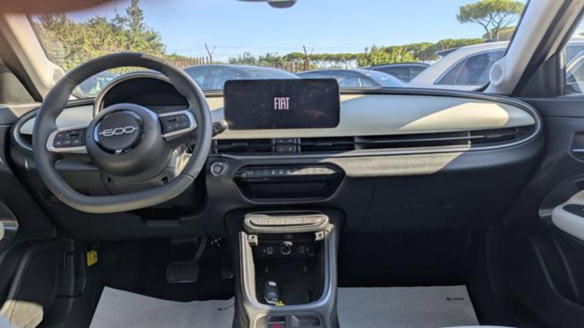 Fiat 600 1.2 hybrid 110cv auto (6)