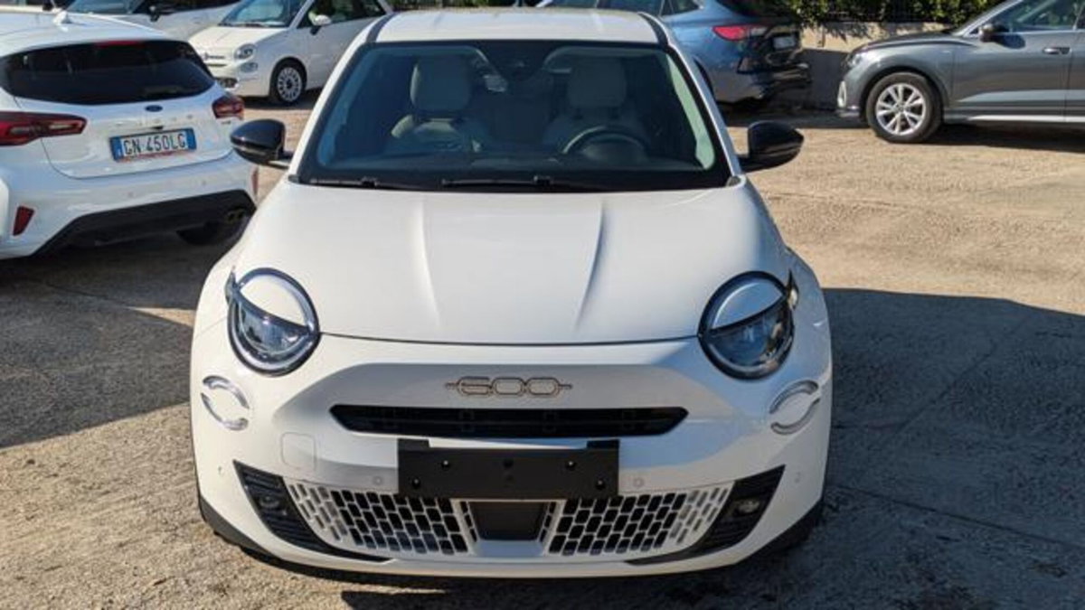 Fiat 600 1.2 hybrid 110cv auto (2)