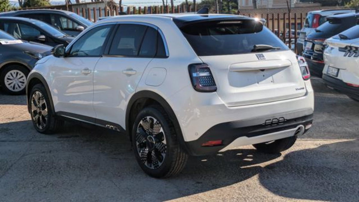 Fiat 600 1.2 hybrid 110cv auto (6)