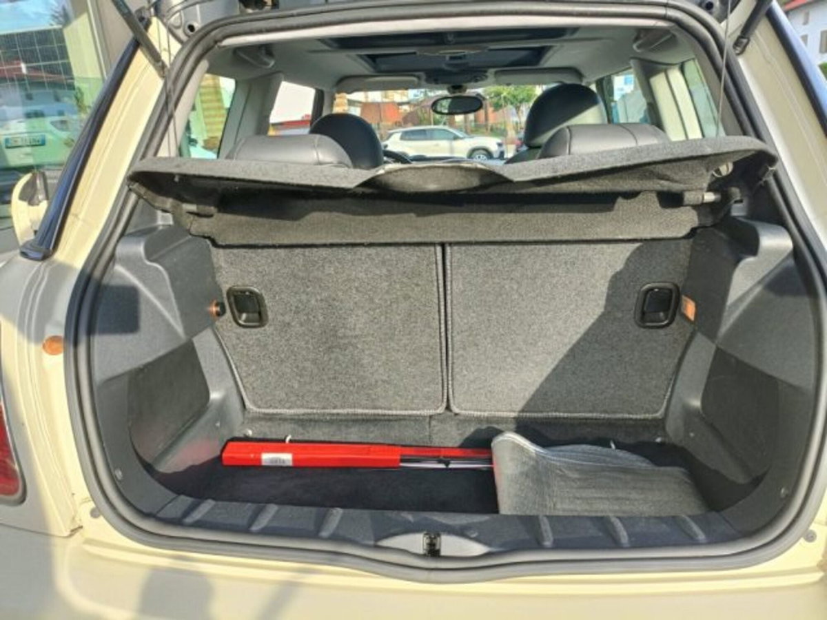 MINI Mini 1.6 16V Cooper (15)