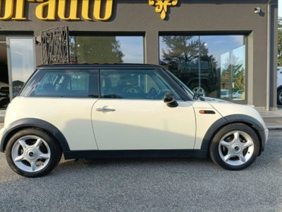 MINI Mini 1.6 16V Cooper (3)