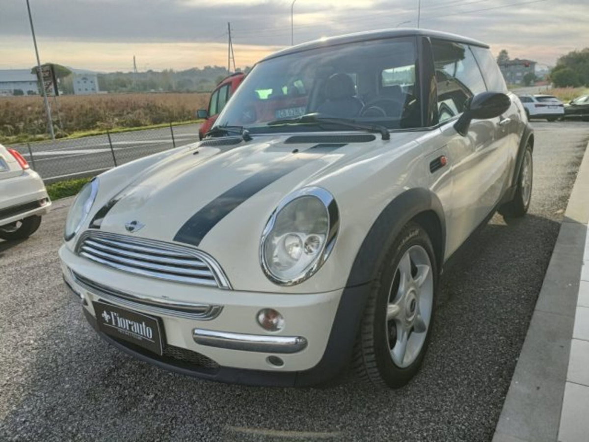 MINI Mini 1.6 16V Cooper (8)