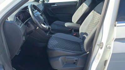 Volkswagen Tiguan 2.0 TDI 150 CV SCR DSG 4MOTION R-Line (15)
