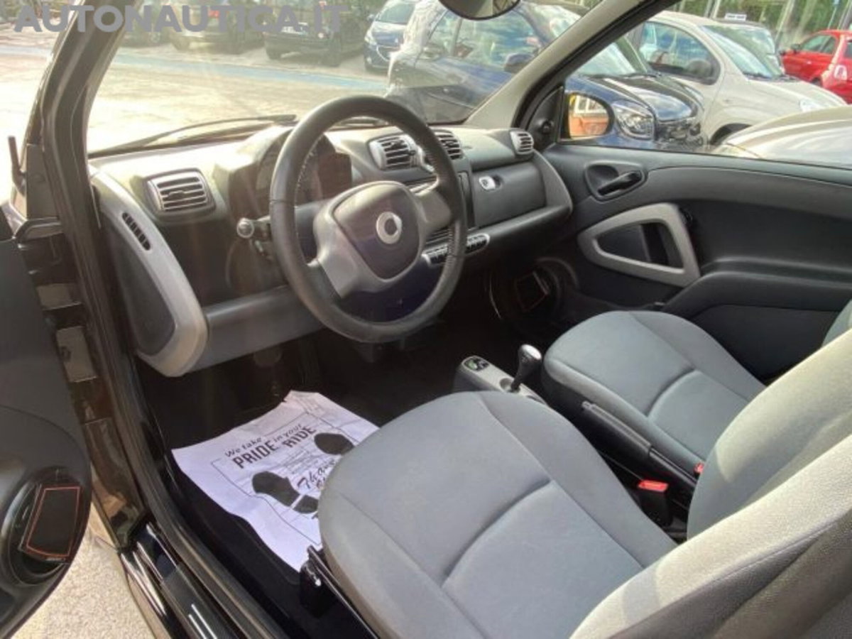smart Fortwo 1000 52 kW MHD coupé pure (7)