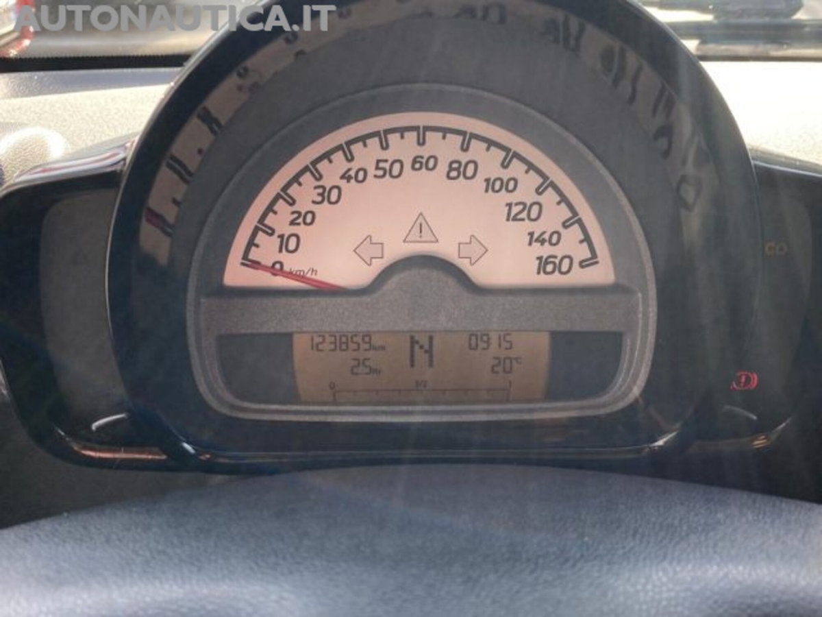 smart Fortwo 1000 52 kW MHD coupé pure (9)