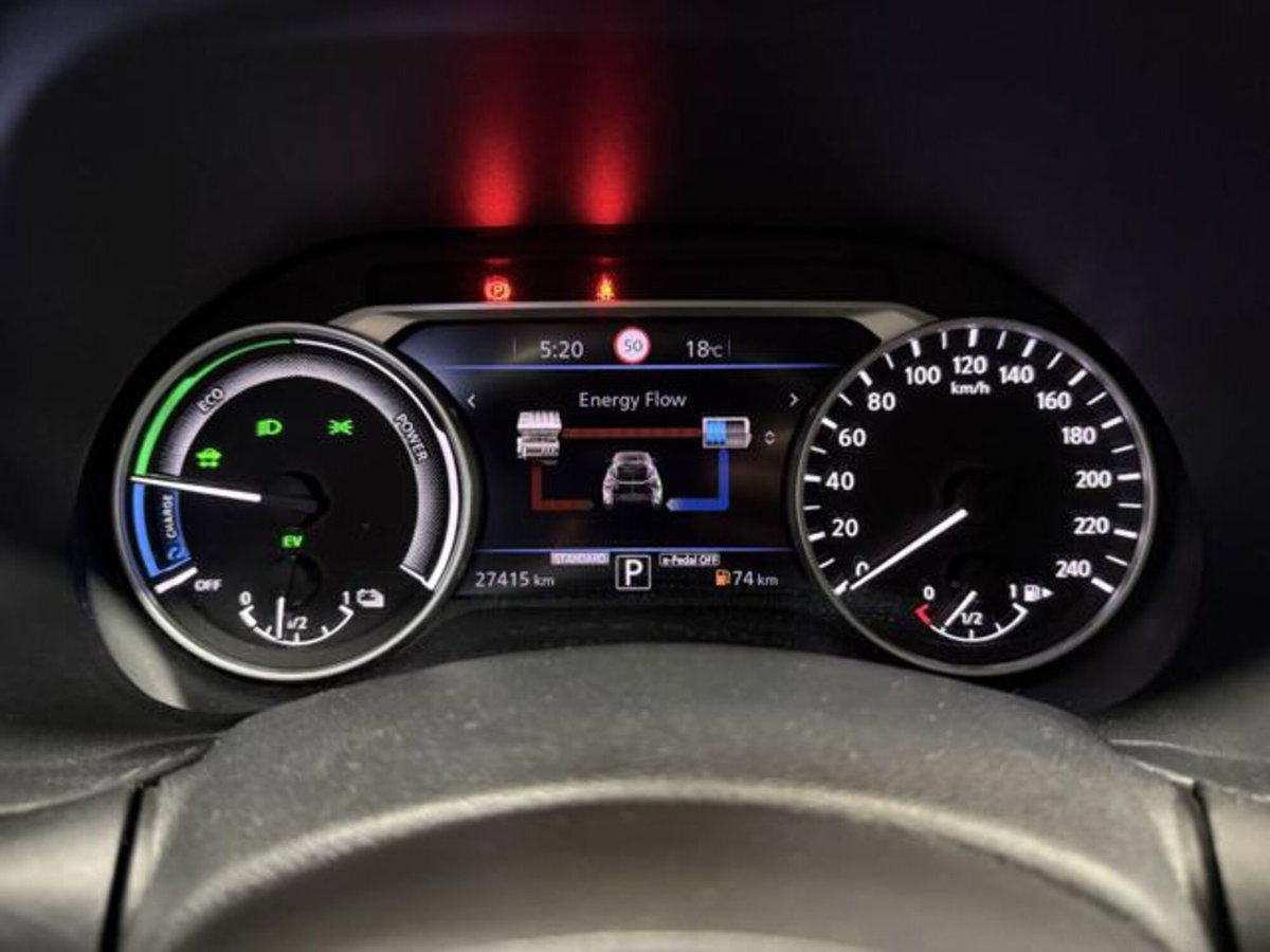 Nissan Juke 1.6 hev N-Connecta (19)