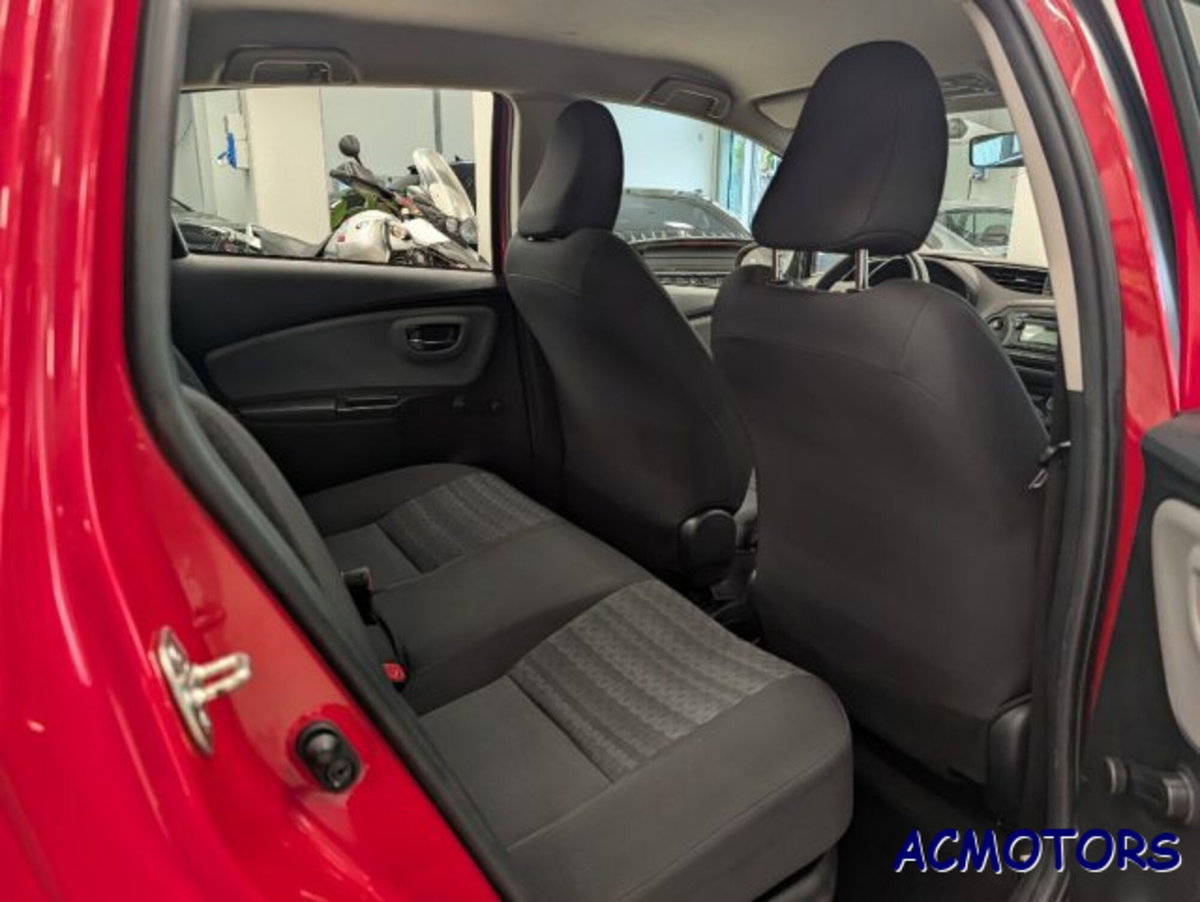 Toyota Yaris 1.5 Hybrid 5 porte Energy (11)