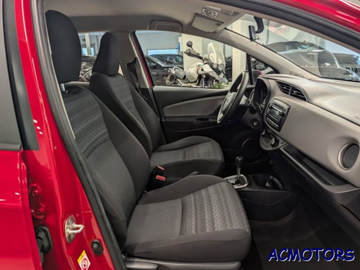 Toyota Yaris 1.5 Hybrid 5 porte Energy (12)
