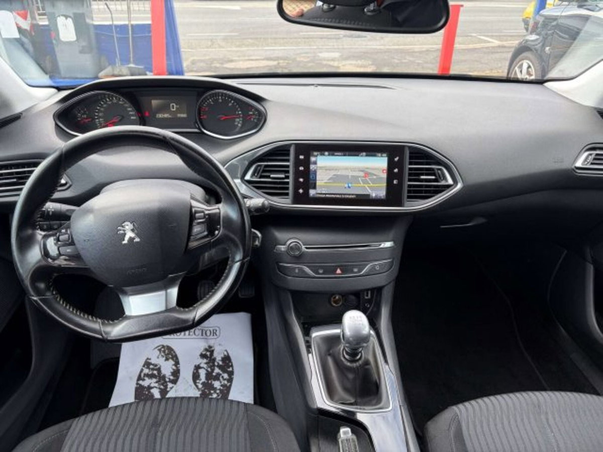 Peugeot 308 SW BlueHDi 120 S&S Business (9)