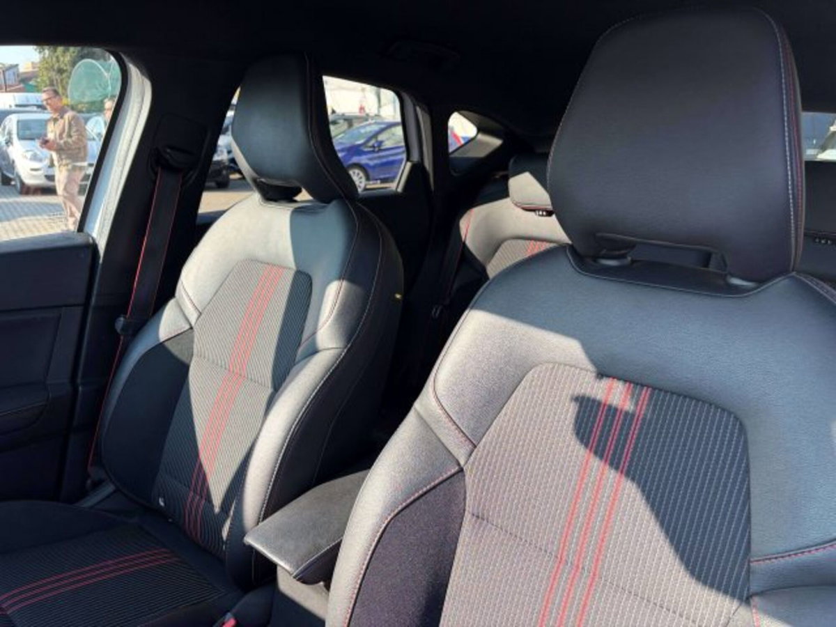 Renault Captur Full Hybrid E-Tech 145 CV RS Line (4)